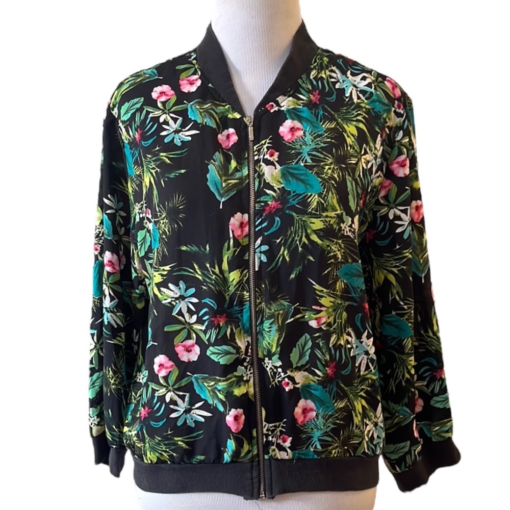 STYLE HOUSE SEMI SHEER ZIP FRONT TROPICAL PRINT JACKET BLACK MULTI SIZE SMALL